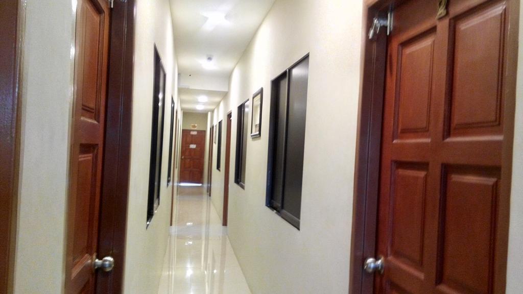 Check Inn Johor Bahru Exterior foto