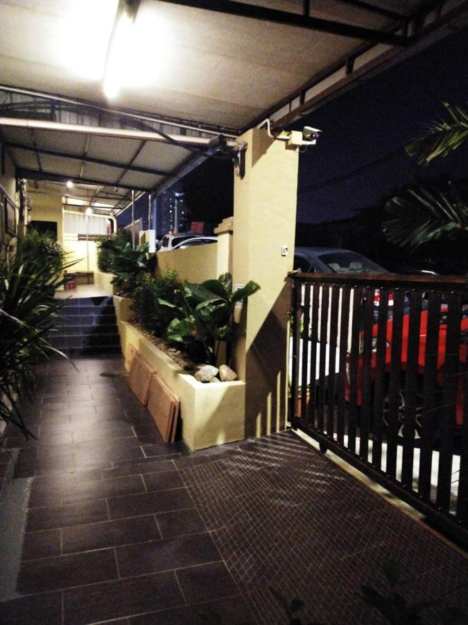 Check Inn Johor Bahru Exterior foto